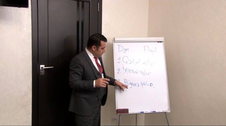 Mail Yaqubun "Fəlsəfə" dərsindən görüntülər