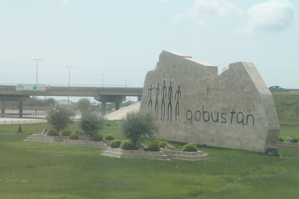 Tələbə-müəllim heyyətimiz ilə Qobustan turu