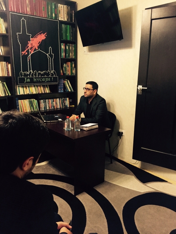 Hacı Şahin Həsənlinin təqdimatında "Kərbəla hadisəsinə təhlili baxış" mövzusunda seminar